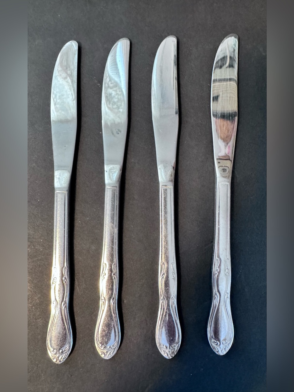 Simeon L & G. H Rogers Oneida Homestead Flatware set 4 Dinner Knives Stainless
